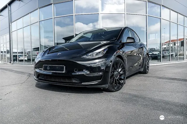 Tesla Model Y Performance 534hk / 1 Ägare / Dragkrok